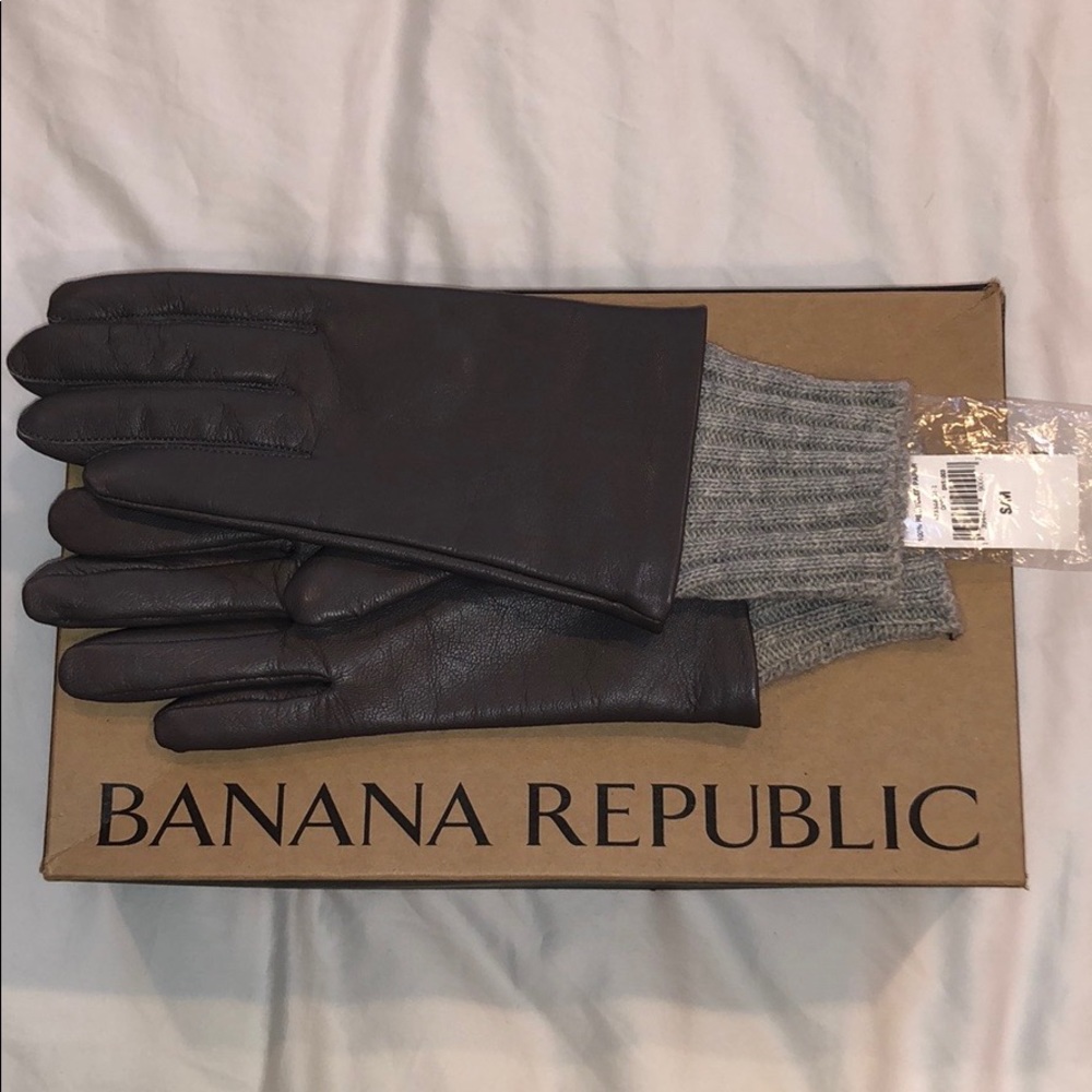 Banana Republic Gloves 🧤